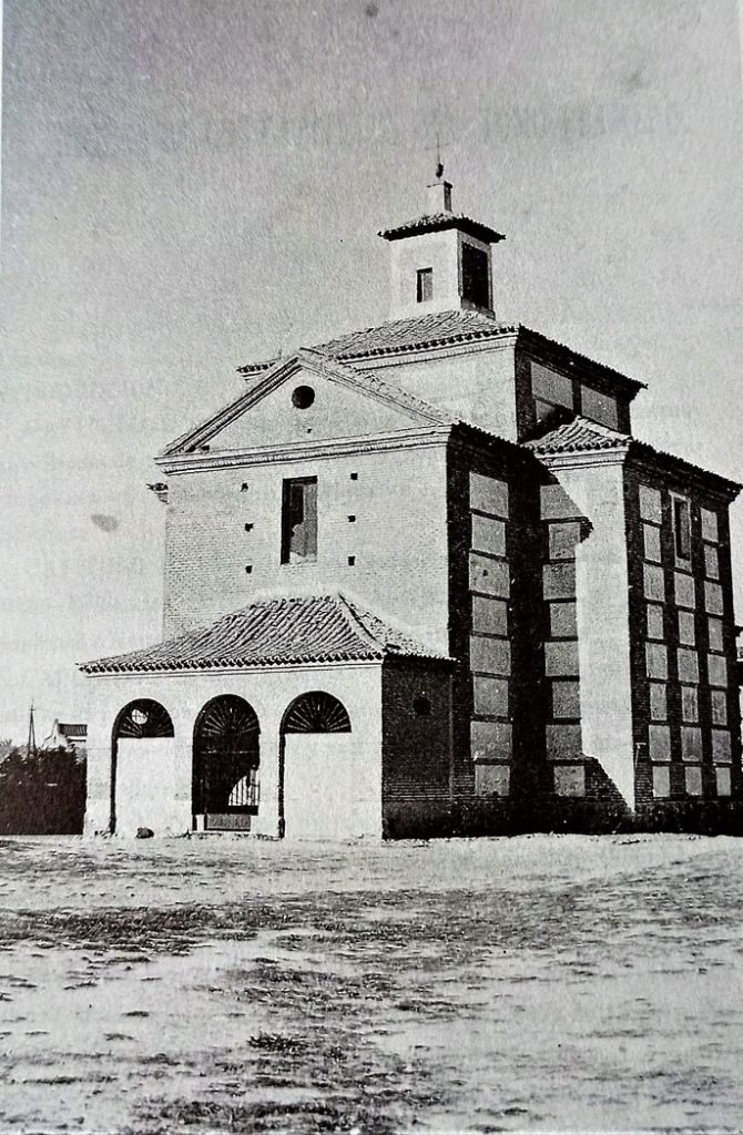 Infoalcalaina blog de complumiradas alcala de henares 3-ermita-de-san-isidro-byn-años-60