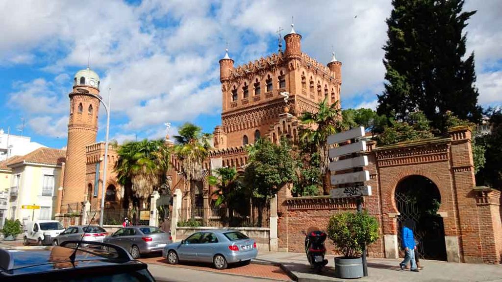 infoalcalaina-blog-de-complumiradas-1-Palacete-de-Laredo