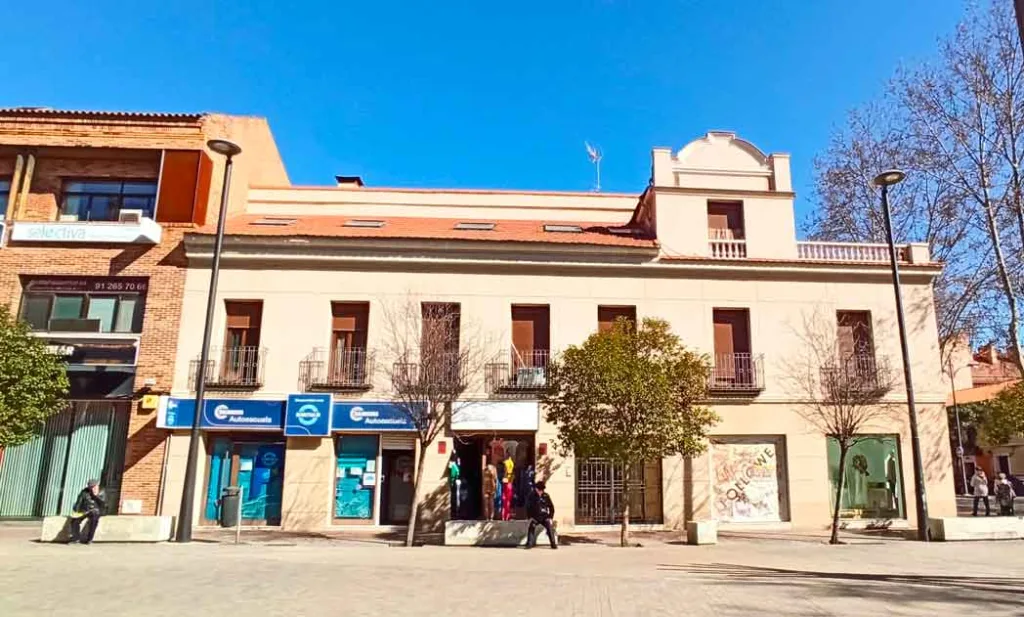 infoalcalaina blog de complumiradas Hidalgo de cisneros 12-casa-de-Hidalgo-de-cisneros-en-avenida-de-guadalajara