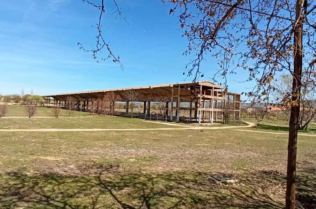 infoalcalaina blog de complumiradas Hidalgo de cisneros 5-hangar-del-aeródromo alcala de henares